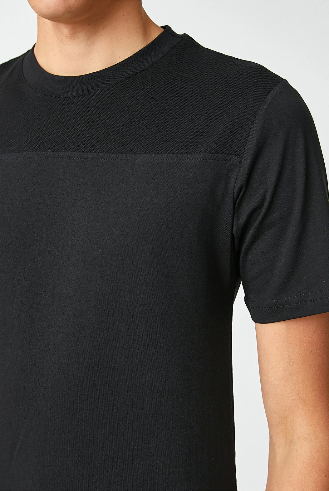 Men’s Black Detailed Crew Neck Short Sleeve Black T-Shirt