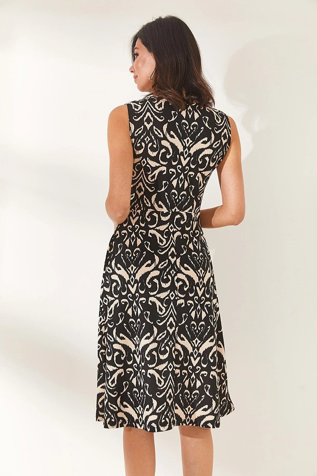 Women's Patterned Flared Crew-Neck Midi Dress with Pockets