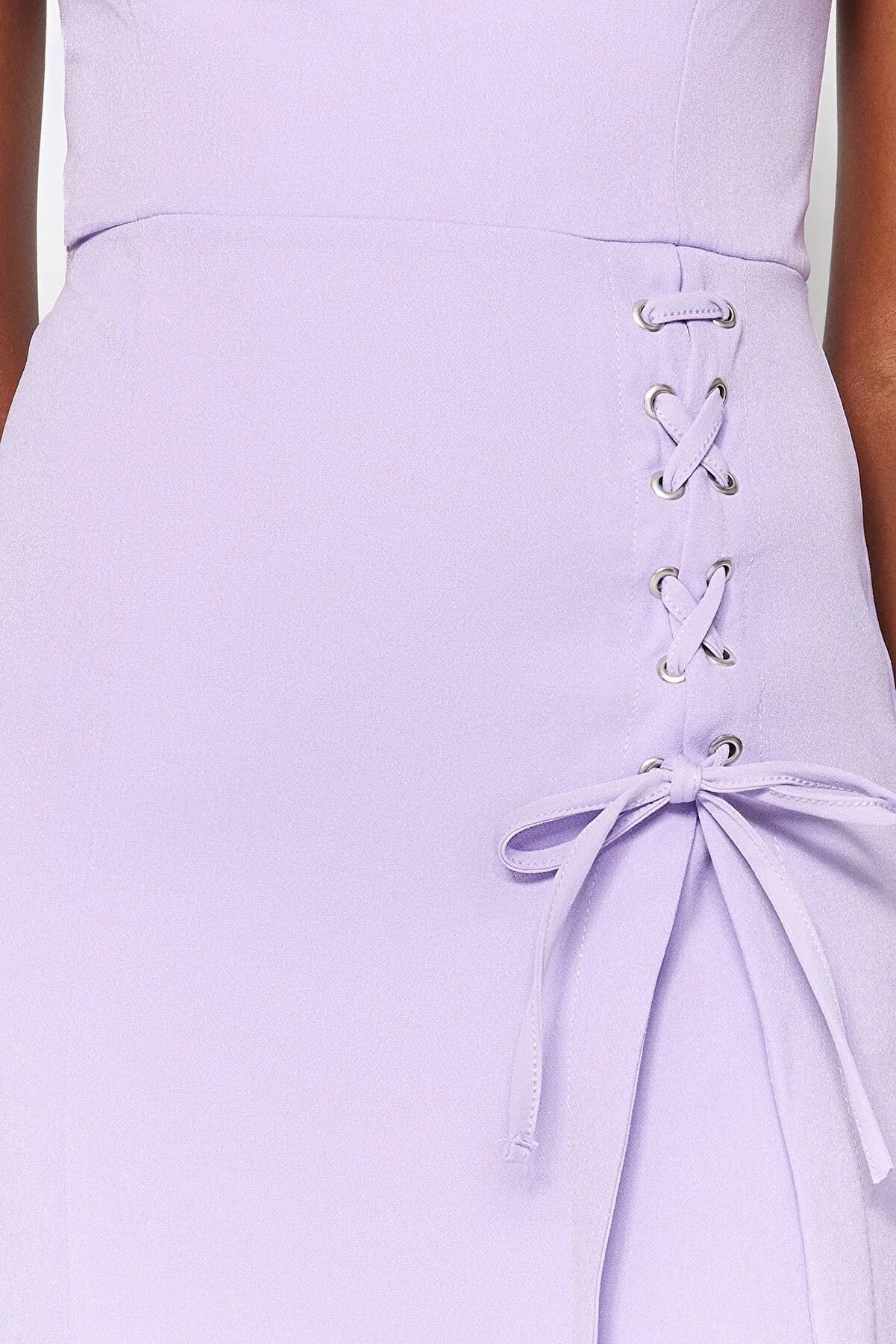 Women's Lilac Body-Hugging Detailed Slit Square Neck Midi Dress