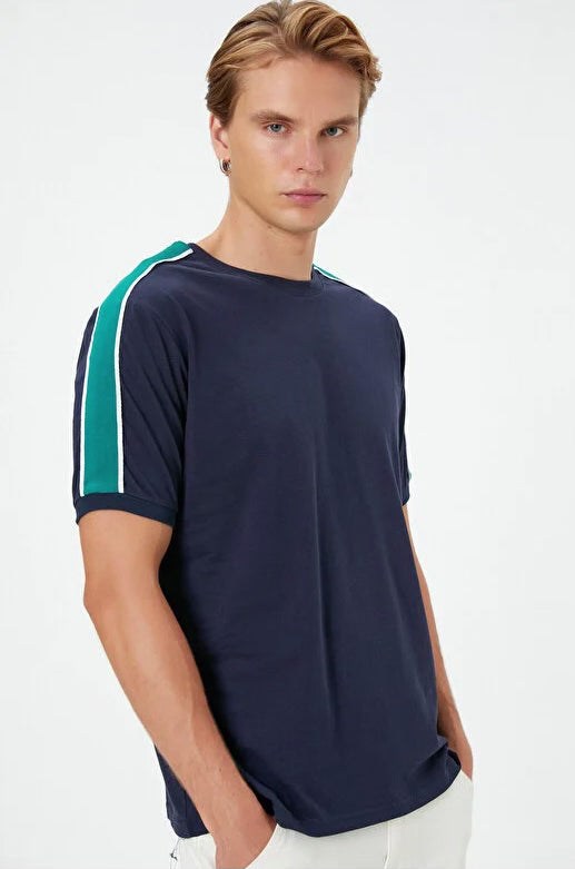 Men’s Crew Neck Short Sleeve Detailed T-Shirt