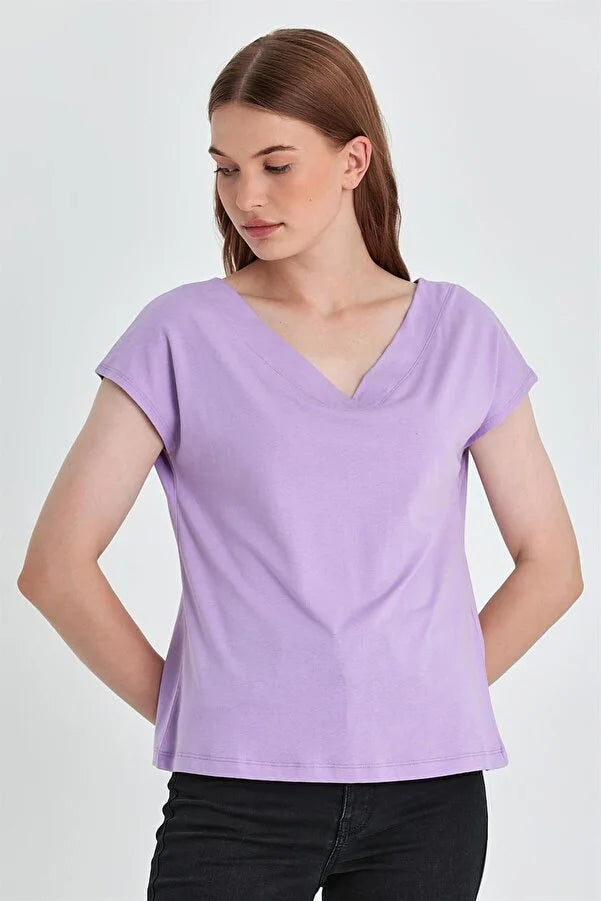 Women's Lilac V-Neck Back Detailed T-Shirt