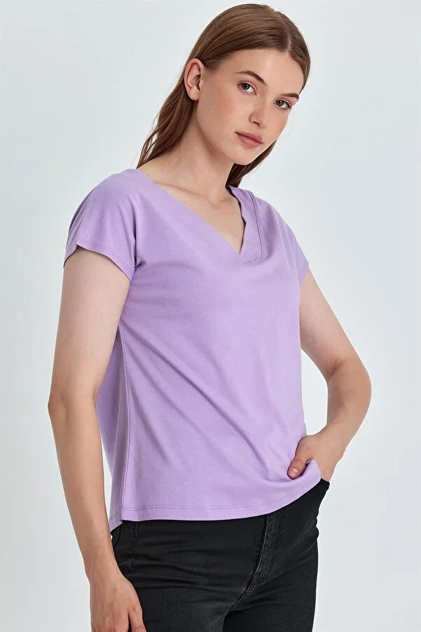 Women's Lilac V-Neck Back Detailed T-Shirt